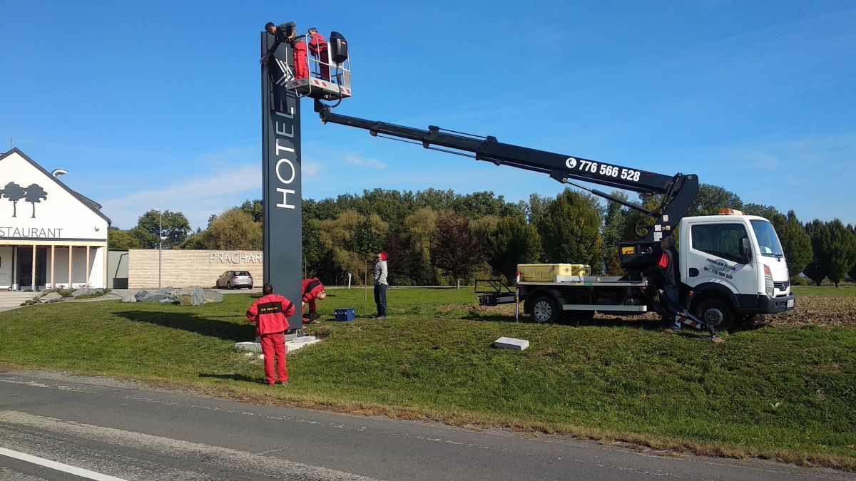 Světelný totem